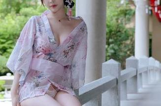 “雯妹不讲道理带着Nikke毒蛇特性，这原图只让你场面大涨，下载别从句小庆！“