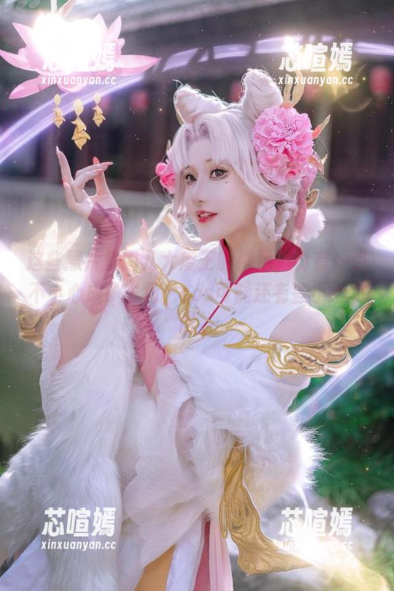 这些照片里露儿大魔王的裸足，真有一点不小心成了主角，cos可能还有些小心机哦。