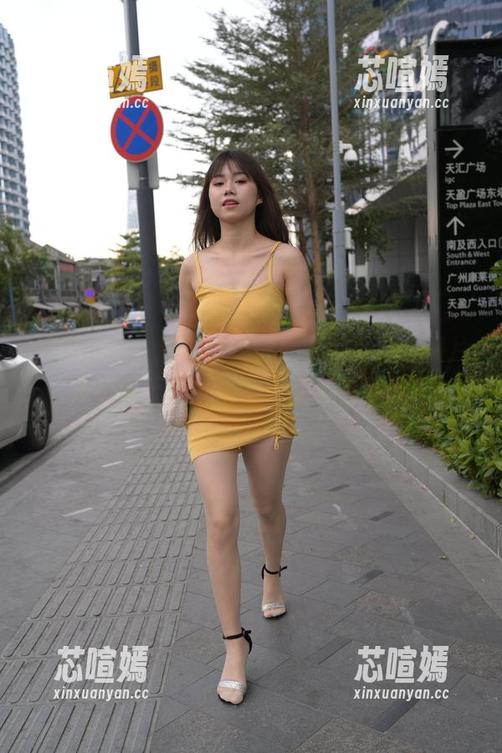 魔镜街拍 - 看玲玲独自一人在车展，照片竟然还不错的写真，高手在民间？